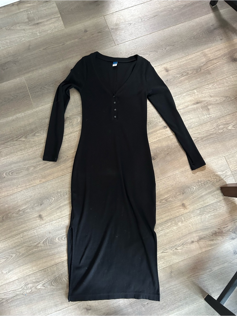 Old Navy Black Long Sleeve V-Neck Maxi Dress